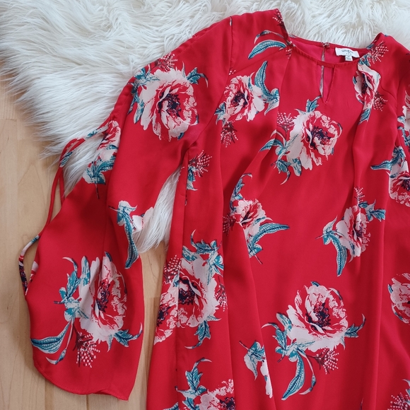 {Umgee} Red Floral Split Sleeve Tunic Dress - Picture 3 of 5